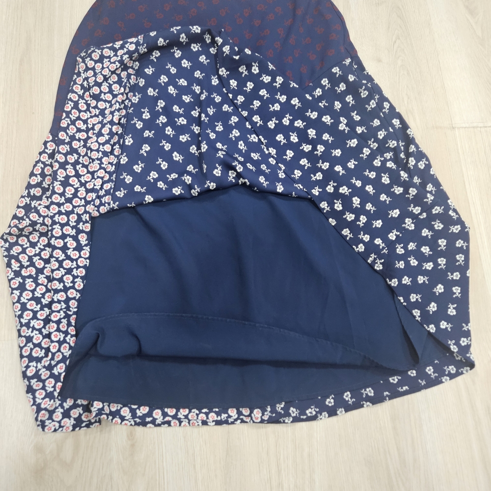 Talbots Women's Pieced Floral Midi Skirt, Blue, Red, White, Lined, Size 8P - Picture 4 of 8